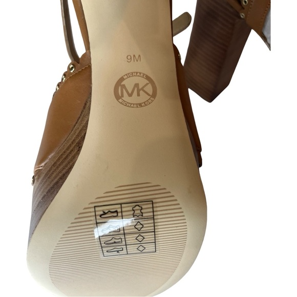 NWT Michael Kors Women's Jessie Scalloped Leather Platform Block Heel Sandals - Picture 10 of 10